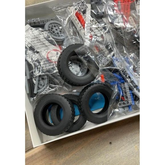 MI Truck Builder age 6+ PCS 530+ building construction toy set new - Picture 6 of 7